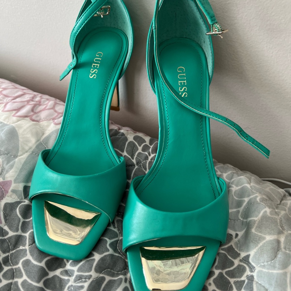 GUESS Heels